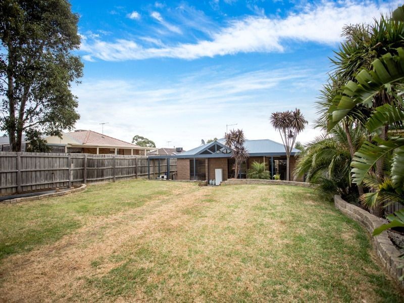 19 Hillview Drive, Carrum Downs VIC 3201