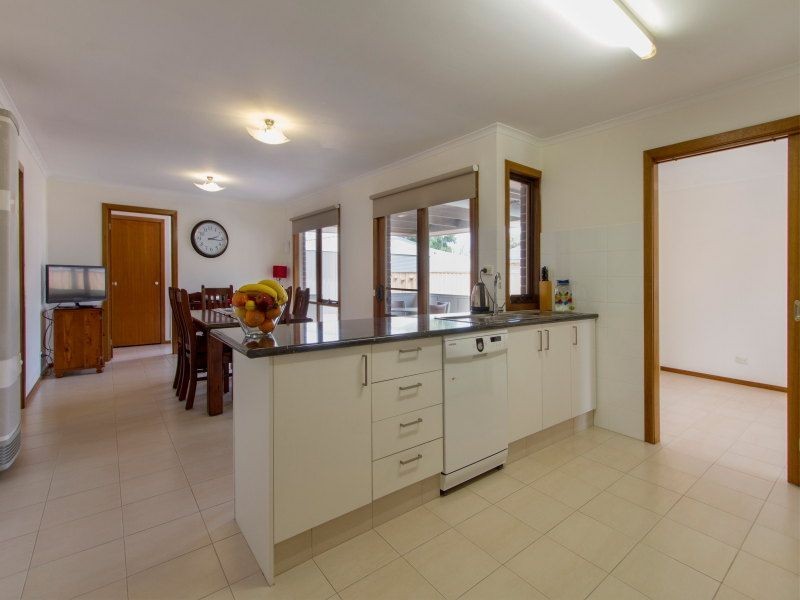 41 Taketa Crescent, Frankston VIC 3199