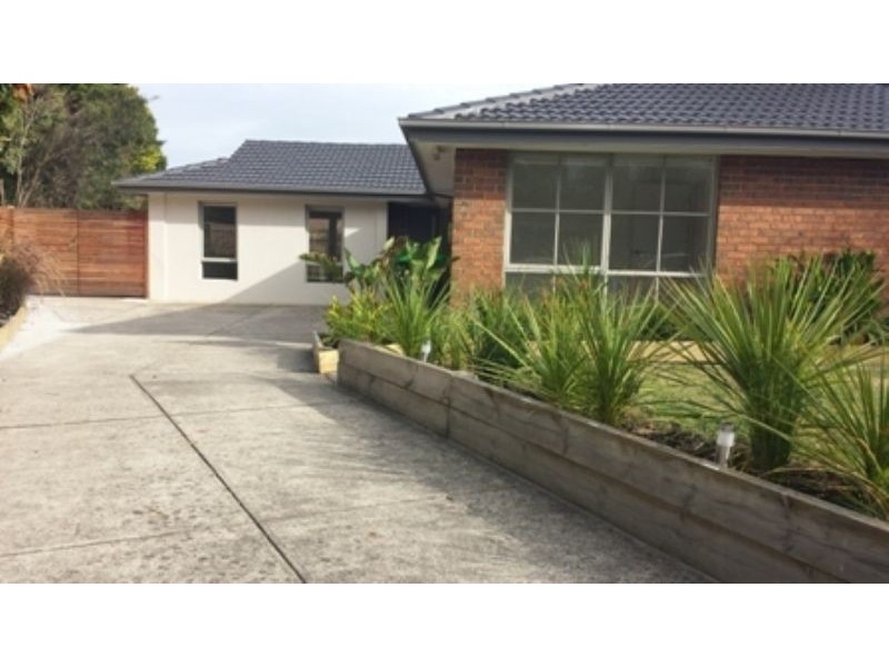 8 Gretel Court, Frankston VIC 3199