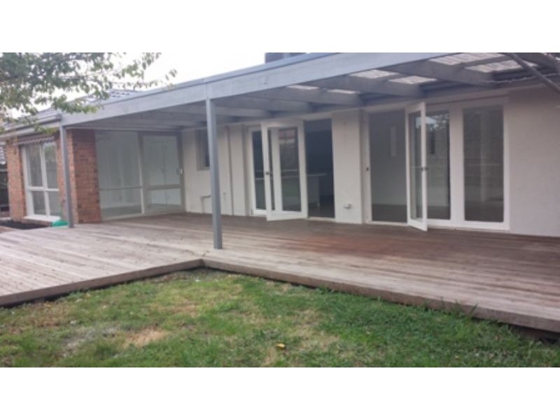 8 Gretel Court, Frankston VIC 3199