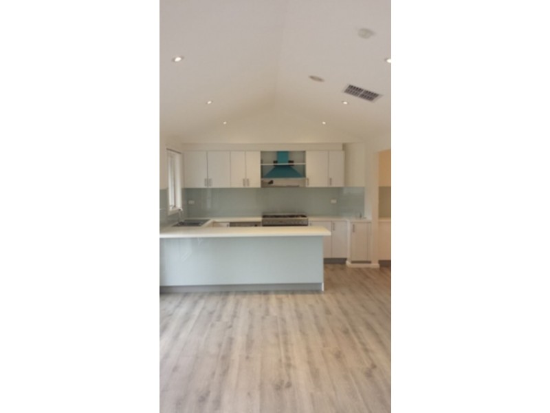 8 Gretel Court, Frankston VIC 3199