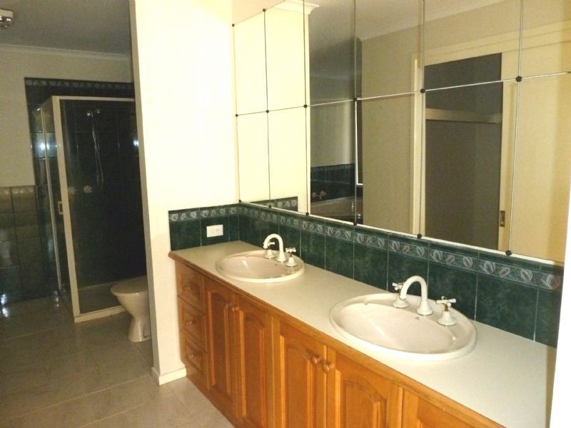 11 Australis Close, Langwarrin VIC 3910