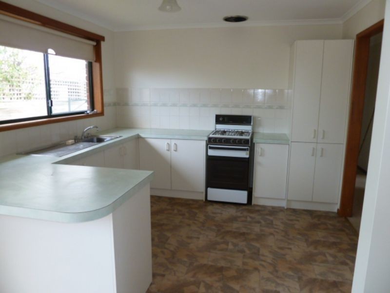 2/18 Monze Drive, Langwarrin VIC 3910