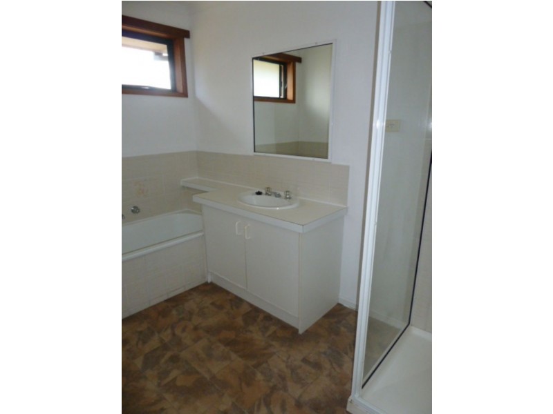 2/18 Monze Drive, Langwarrin VIC 3910