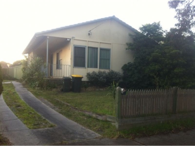 15 Norfolk Crecent, Frankston North VIC 3200