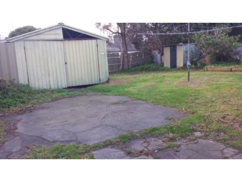 15 Norfolk Crecent, Frankston North VIC 3200