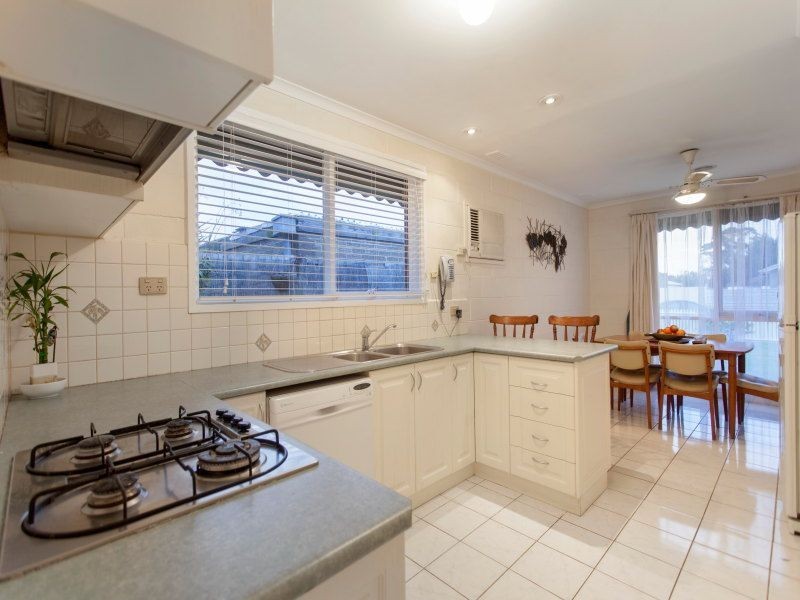 15 Elliott Street, Seaford VIC 3198