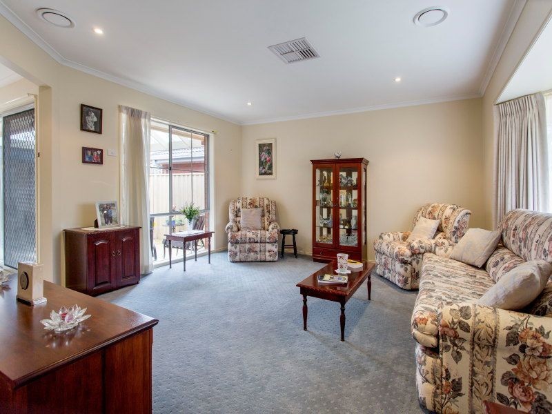 8 Yuille Street, Frankston VIC 3199