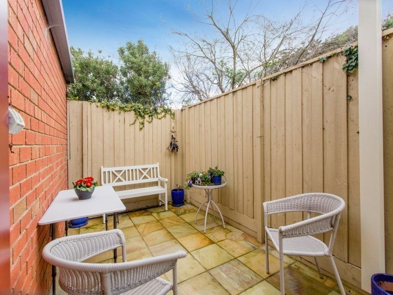 8 Yuille Street, Frankston VIC 3199
