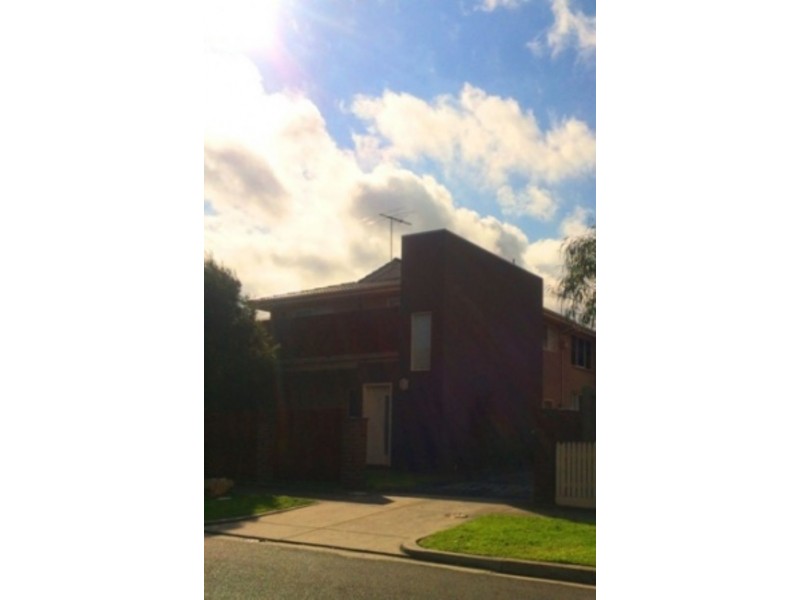 4/9 Reid Street, Frankston VIC 3199