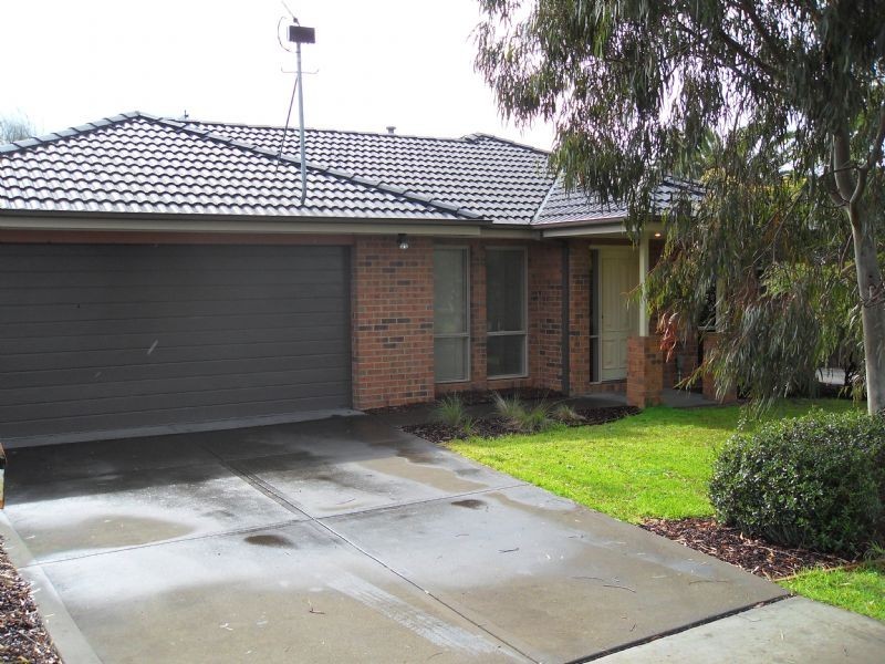 1/15 Larch Street, Langwarrin VIC 3910