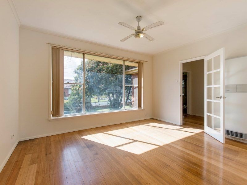 6 Brunning Crescent, Frankston North VIC 3200