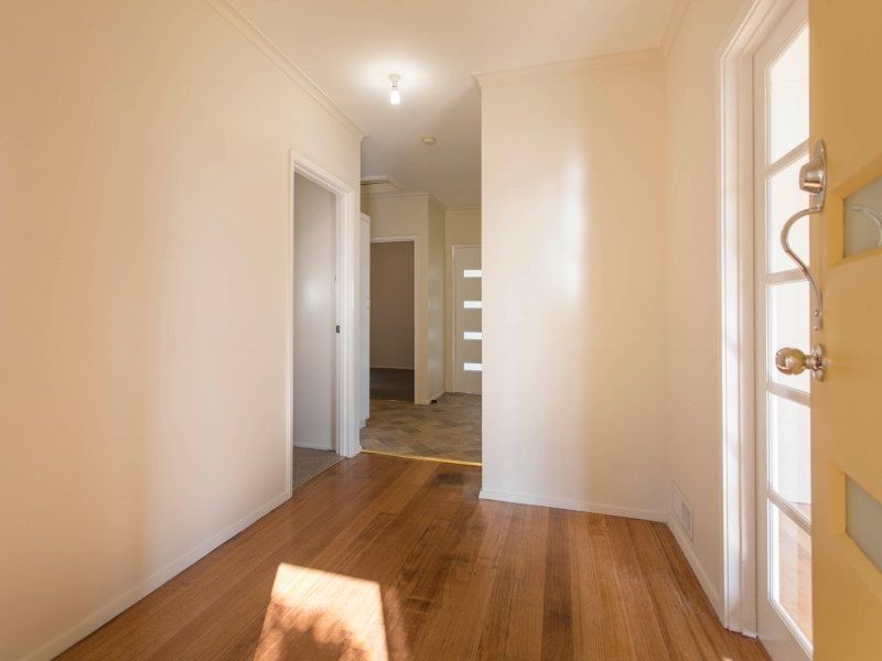 6 Brunning Crescent, Frankston North VIC 3200