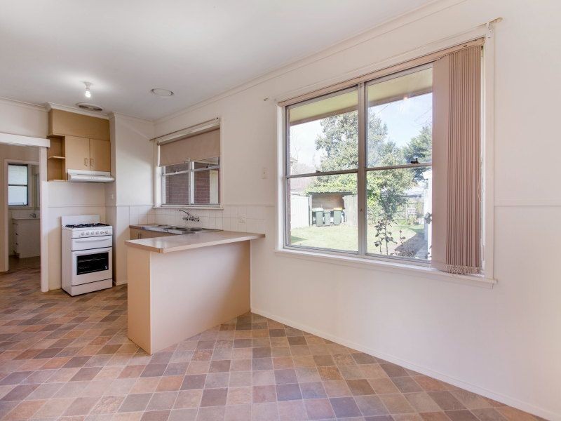 6 Brunning Crescent, Frankston North VIC 3200