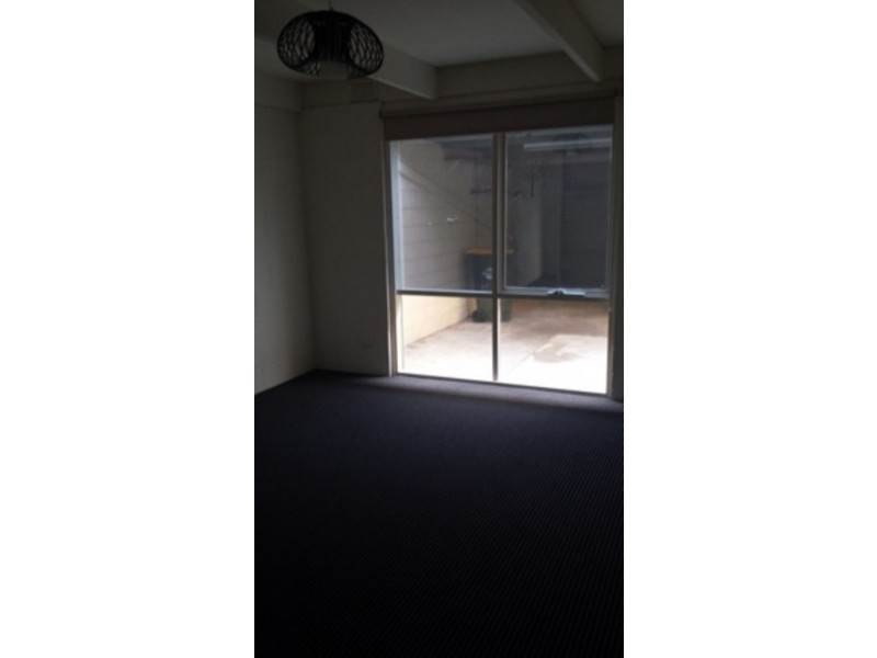 2/25 Wave Street, Frankston VIC 3199