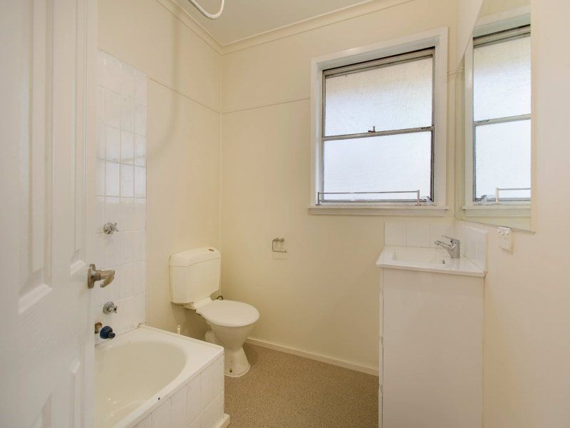 6 Brunning Crescent, Frankston North VIC 3200