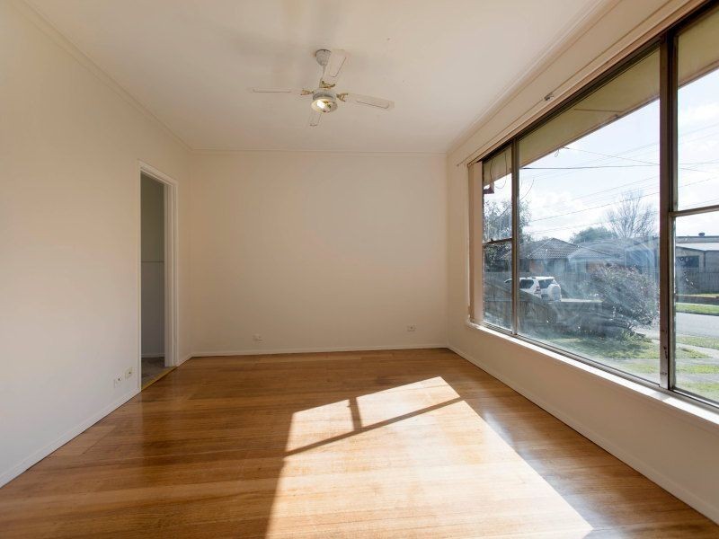 6 Brunning Crescent, Frankston North VIC 3200