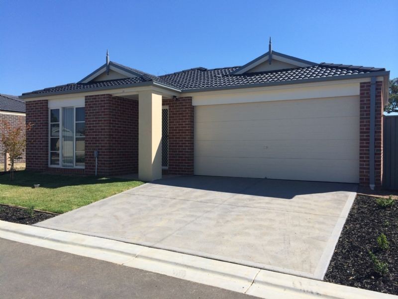 23 Newcastle Way, Langwarrin VIC 3910