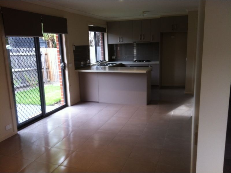 2/250 Heatherhill Road, Frankston VIC 3199