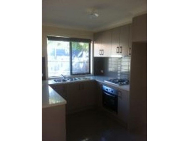 2/250 Heatherhill Road, Frankston VIC 3199