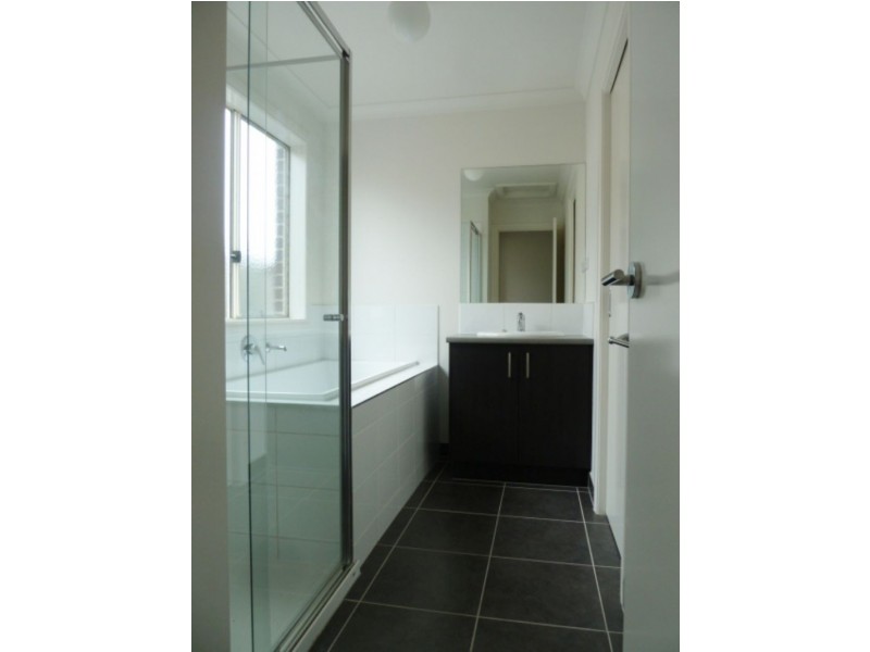 13 Newcastle Way, Langwarrin VIC 3910