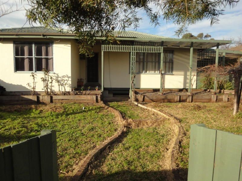 36 Laurina Crescent, Frankston North VIC 3200
