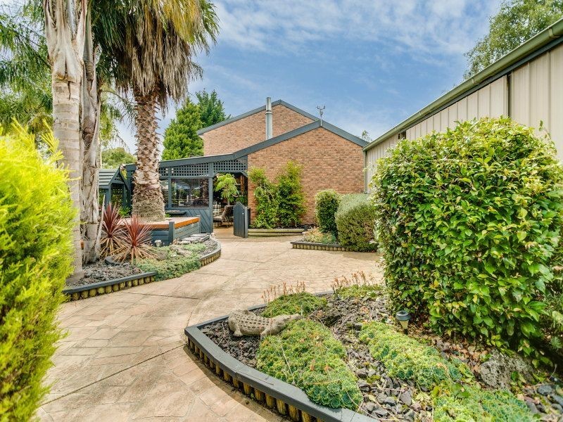 6 Tintern Court, Frankston South VIC 3199