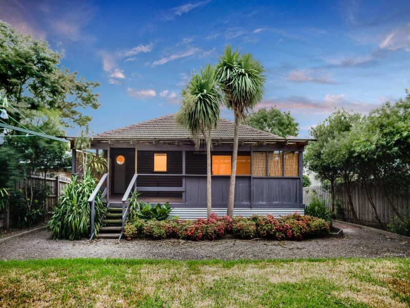 15 Baden Powell Drive, Frankston South VIC 3199