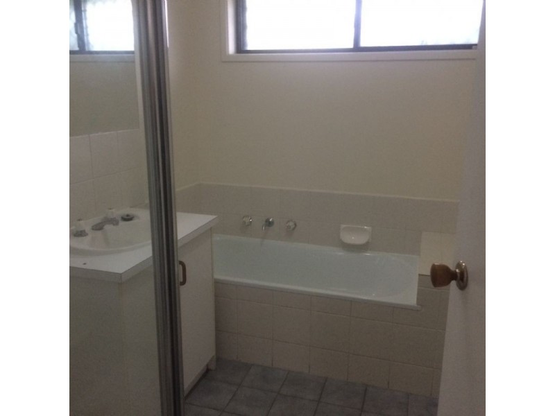 16 Calwell Court, Skye VIC 3977