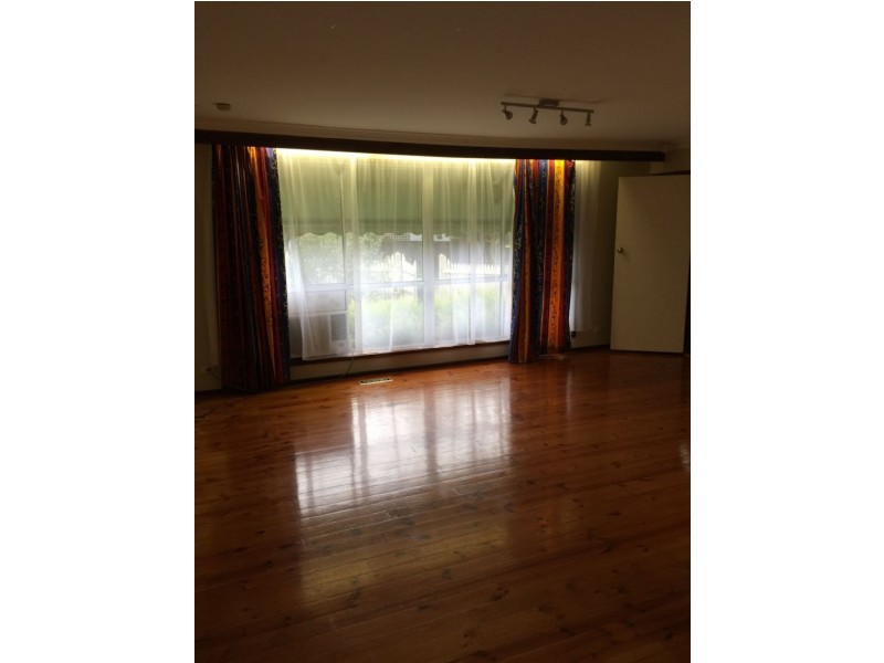 11 Bondi Ave, Frankston VIC 3199