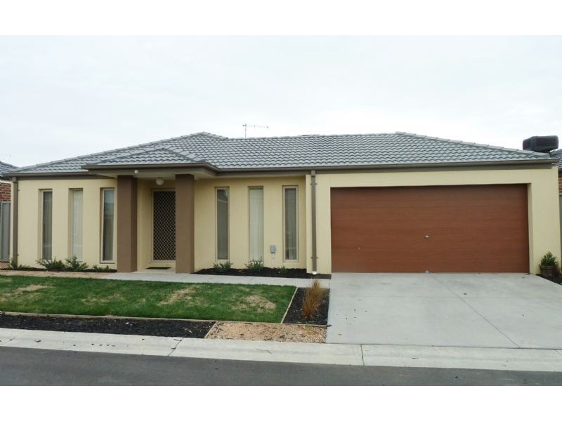 12 Newcastle Way,, Langwarrin VIC 3910
