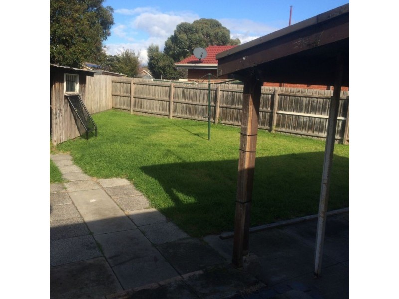 2 Excelsior Drive, Frankston North VIC 3200