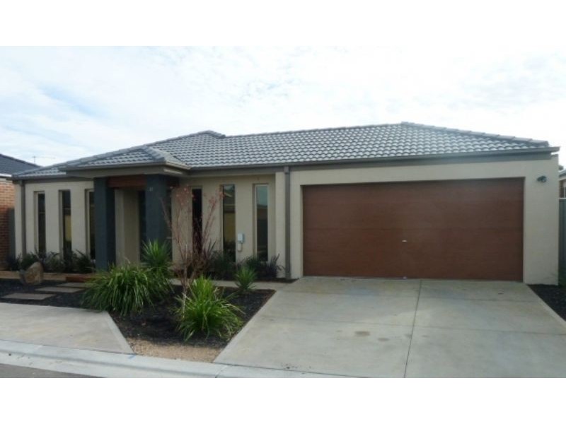 21 Southampton Drive, Langwarrin VIC 3910