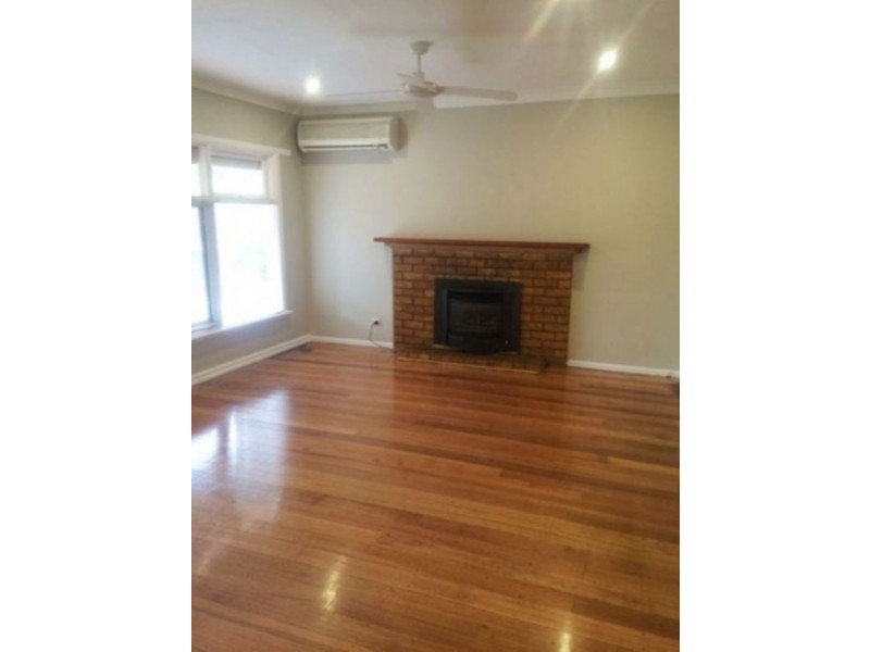 26 Gairloch Drive, Frankston VIC 3199