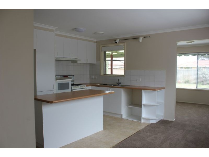 34 Mulberry Crescent, Frankston North VIC 3200