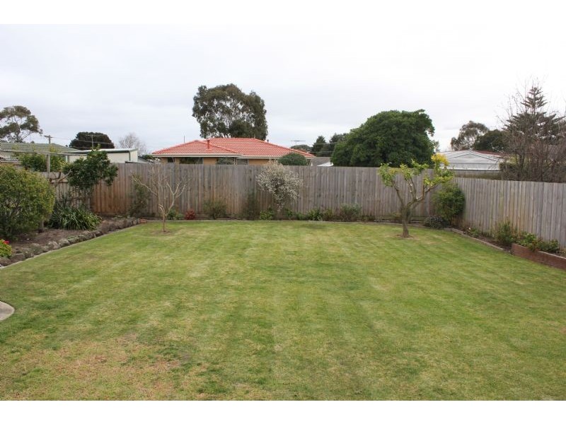 34 Mulberry Crescent, Frankston North VIC 3200