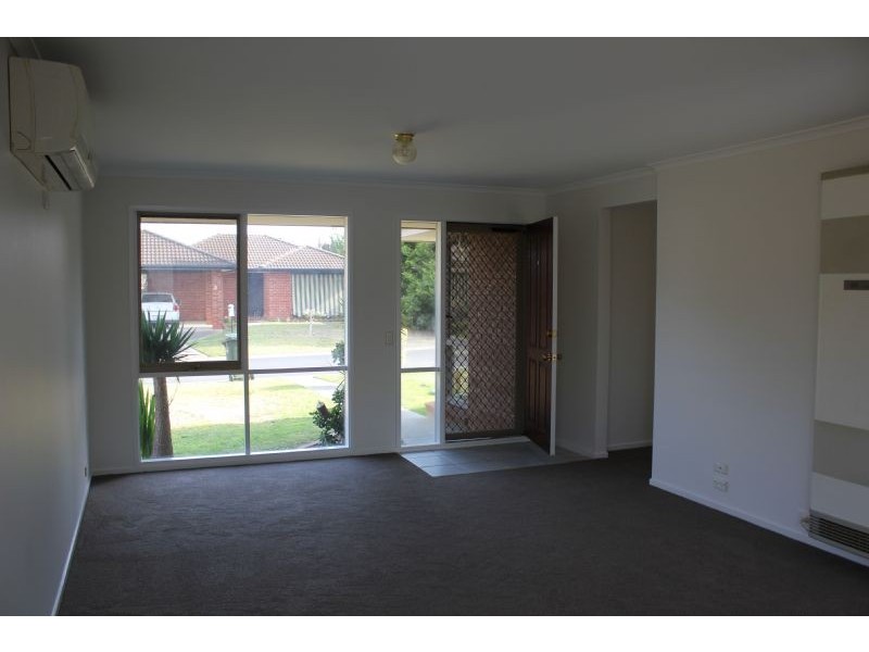 13 Bluegrass Walk, Frankston VIC 3199