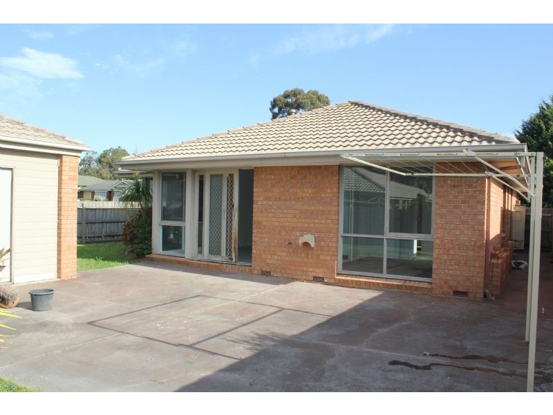 13 Bluegrass Walk, Frankston VIC 3199