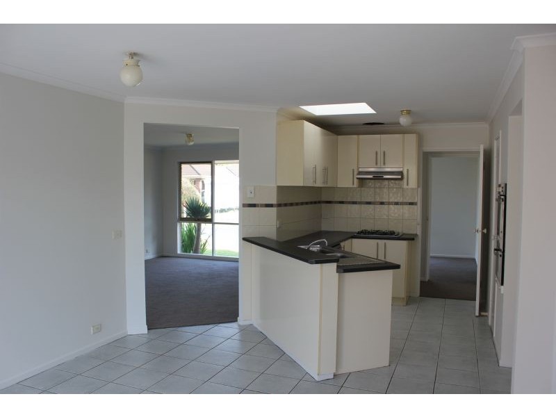 13 Bluegrass Walk, Frankston VIC 3199