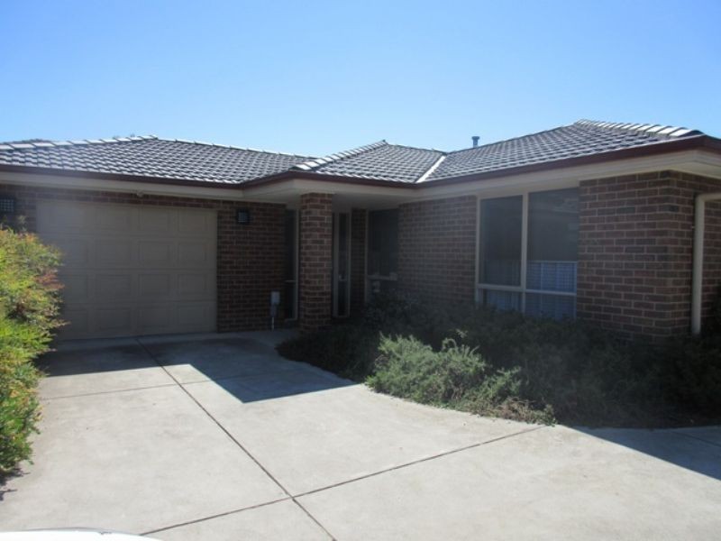 2/3 Athol Court, Langwarrin VIC 3910