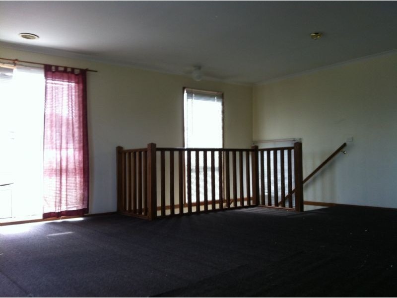1/120 Rosemary Crescent, Frankston North VIC 3200
