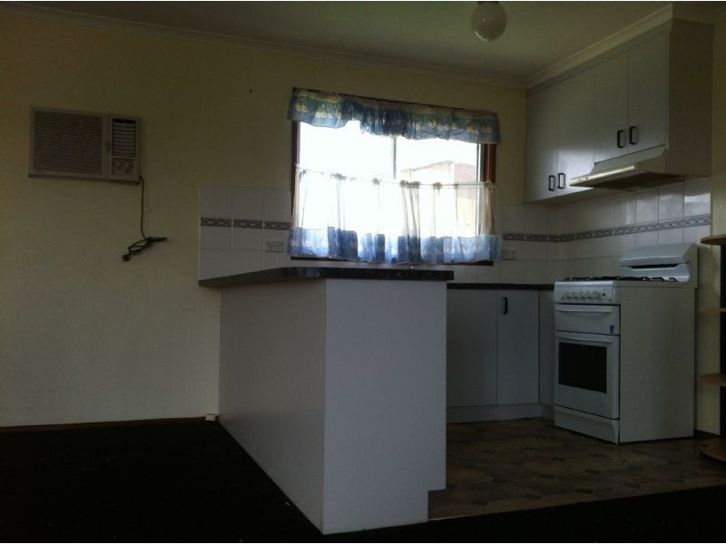 1/120 Rosemary Crescent, Frankston North VIC 3200