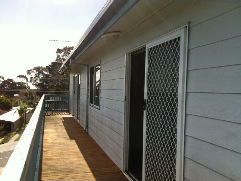 1/120 Rosemary Crescent, Frankston North VIC 3200