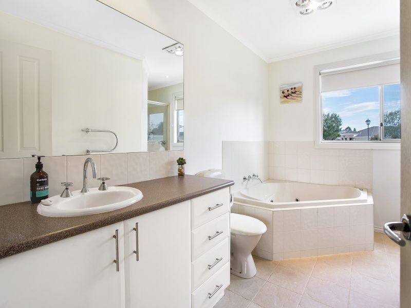 1 Collina Court, Langwarrin VIC 3910