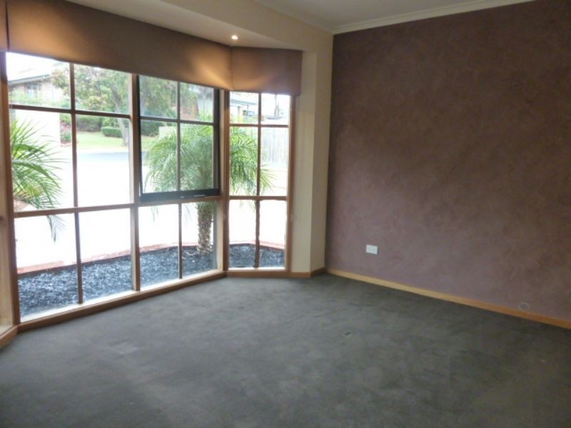 5 Impressa Close, Langwarrin VIC 3910