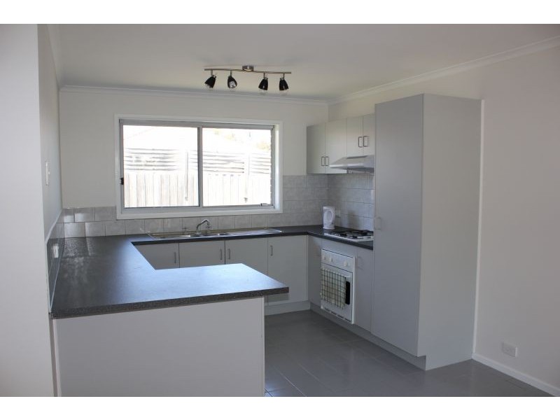 4 Earnshaw Drive, Carrum Downs VIC 3201