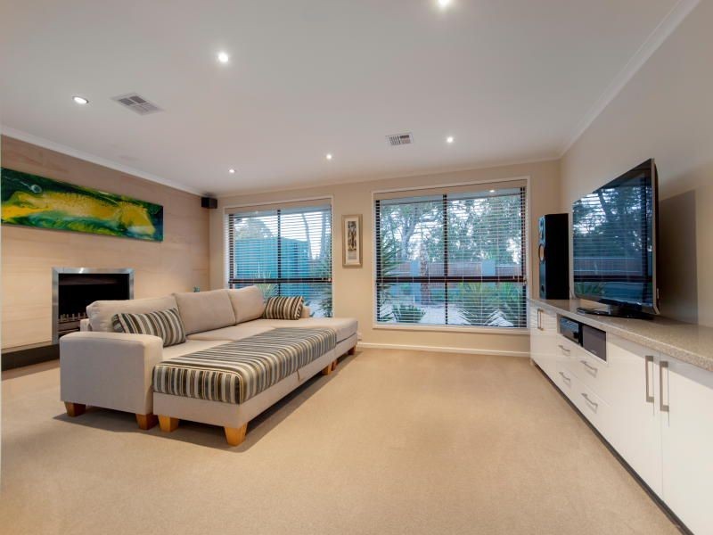 66 Mountain View Road, Mount Eliza VIC 3930