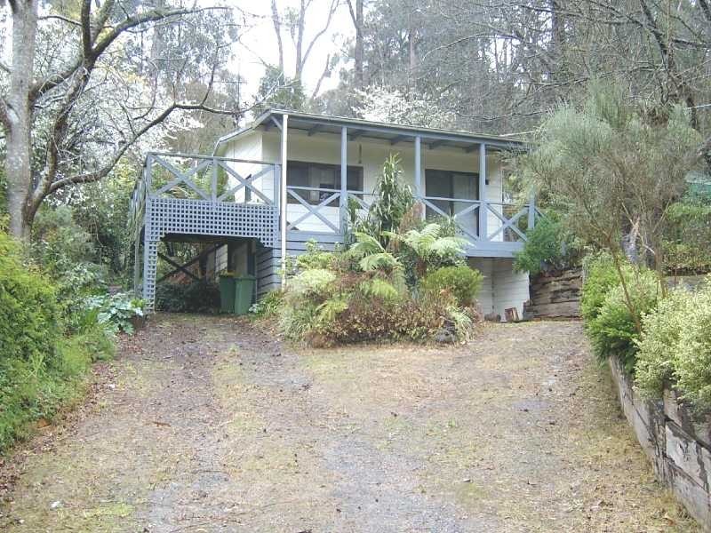 11 Maurice Street, Cockatoo VIC 3781