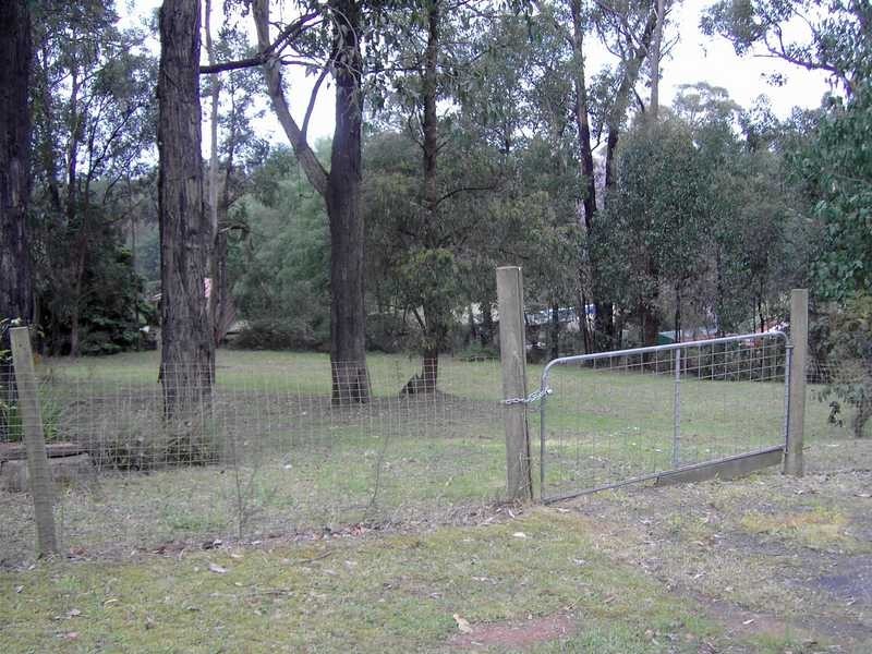 17 Second Avenue, Cockatoo VIC 3781