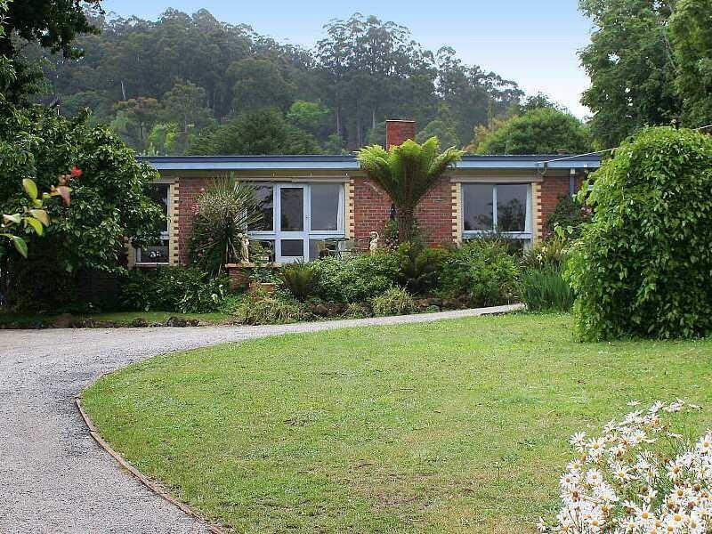 8 Halcyon Avenue, The Patch VIC 3792